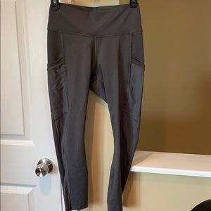 Fabletics Leggings with side pockets and mesh